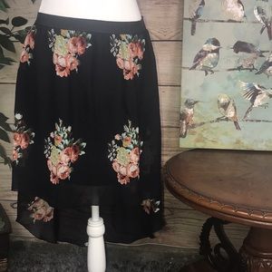 Rue 21 size Large high/low skirt.